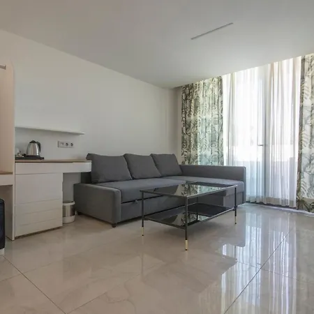 Selluka Butık Çeşme
